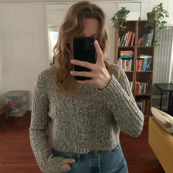 Marled, Cropped Theory Sweater - Picture 4 of 5